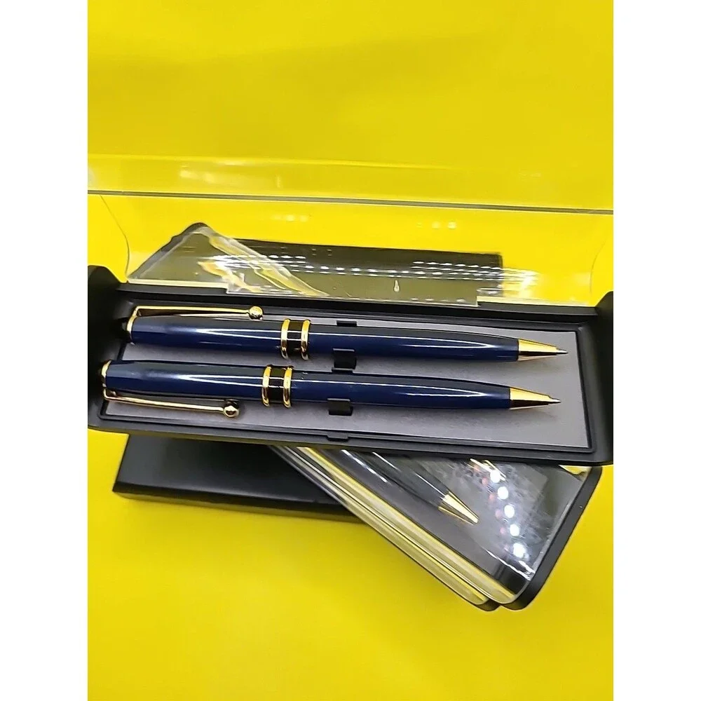 Set Of 2 Matching Blue Ballpoint Pens In Clear Lucite Case- Taiwan